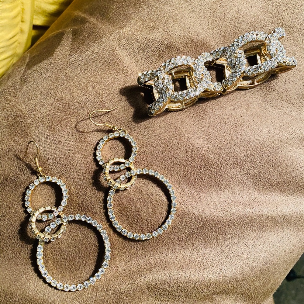 Beautiful Rhinestone Earring and Bracelet Set - Picture 2 of 7